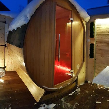 Apartment Plaza ----Wallbox 11Kw 16A ----- Private Spa- Jacuzzi, Infrared Sauna, Luxury Massage Chair, Parking, Entry With Pin 0 - 24H, Free Cancellation 24 Hours Before Check In Slavonski Brod Luaran gambar