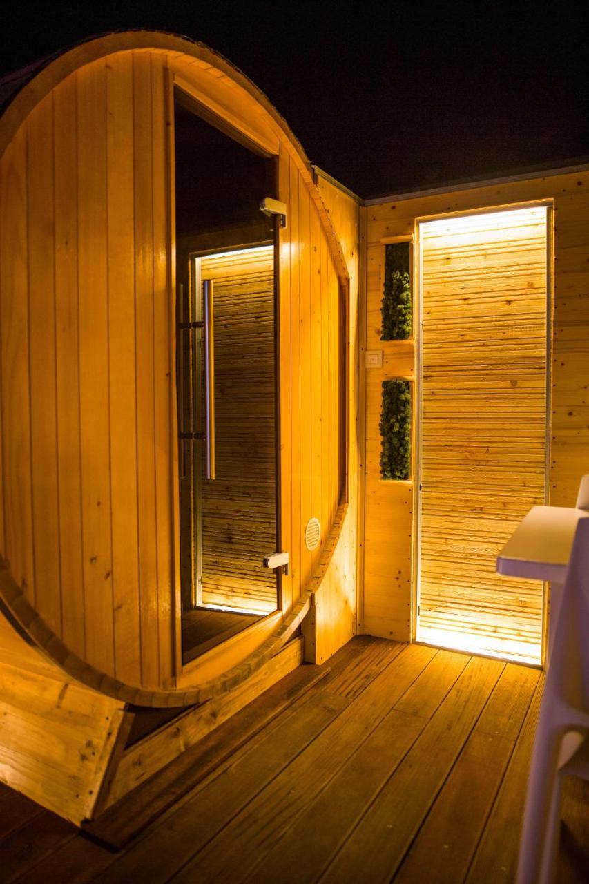 Apartment Plaza ----Wallbox 11Kw 16A ----- Private Spa- Jacuzzi, Infrared Sauna, Luxury Massage Chair, Parking, Entry With Pin 0 - 24H, Free Cancellation 24 Hours Before Check In Slavonski Brod Luaran gambar
